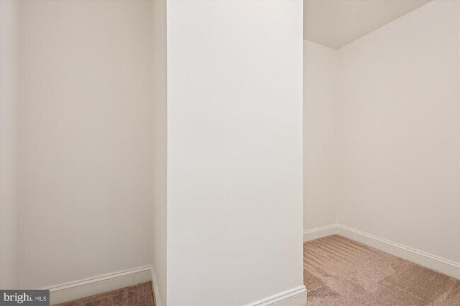 Building Photo - 502 Lawson Way