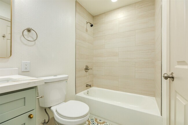 Building Photo - 2305 55th St