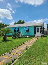 Building Photo - 4 NW Gilliland Rd