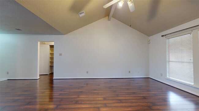 Building Photo - 806 N Willow Dr