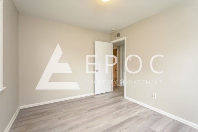 Building Photo - 4114 Carnation Dr