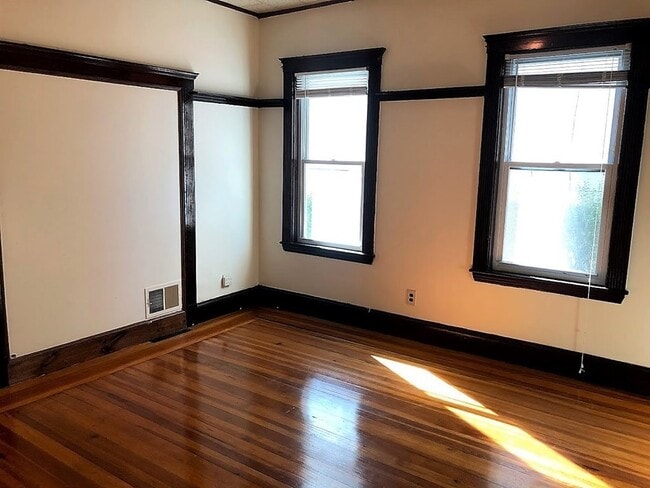 Building Photo - 28 Litchfield St