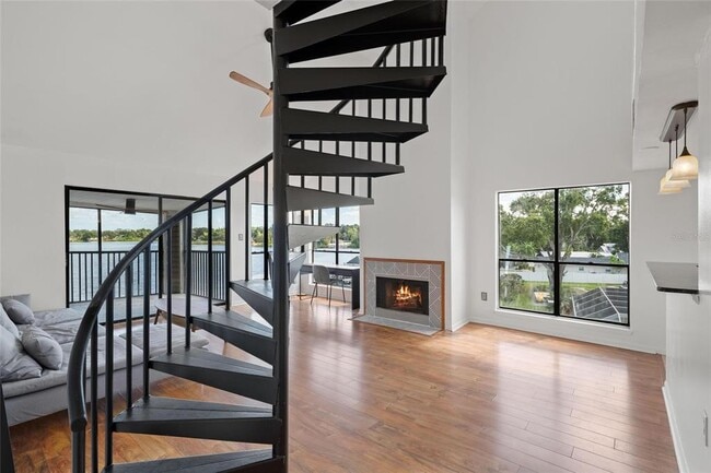 Building Photo - 3127 W Sligh Ave