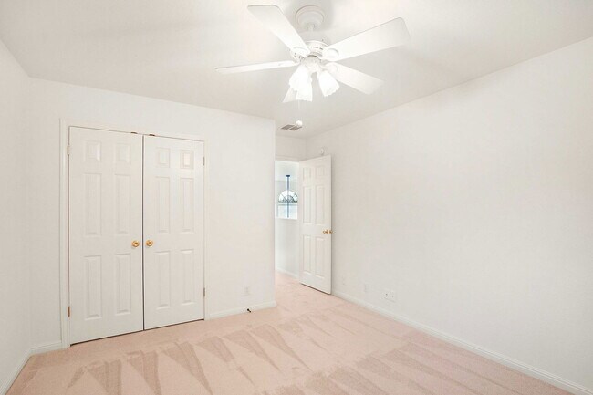 Building Photo - 2514 Crenshaw Dr