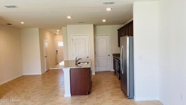 Building Photo - 8 Bella Oaks Dr