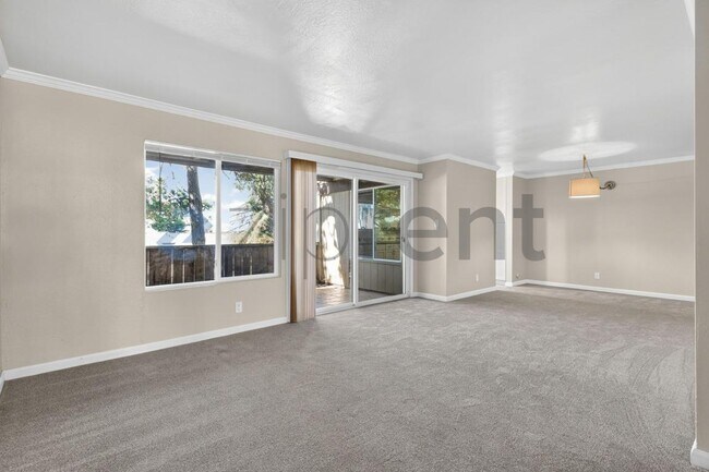 Building Photo - 355 Parkview Terrace