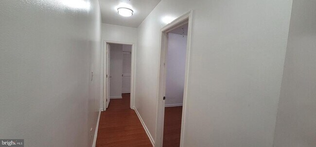 Building Photo - 418 N 41st St