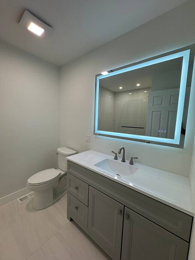 Building Photo - 52 Stanton Ct