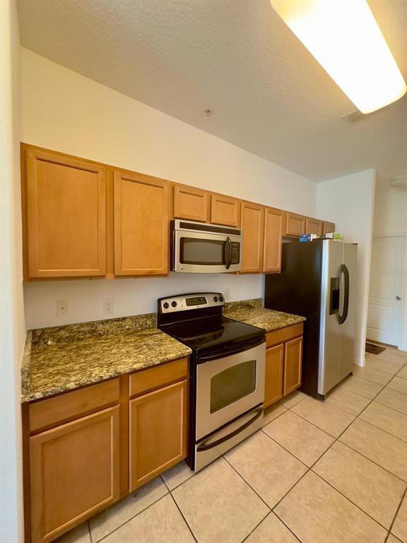 Building Photo - 1335 Priory Cir