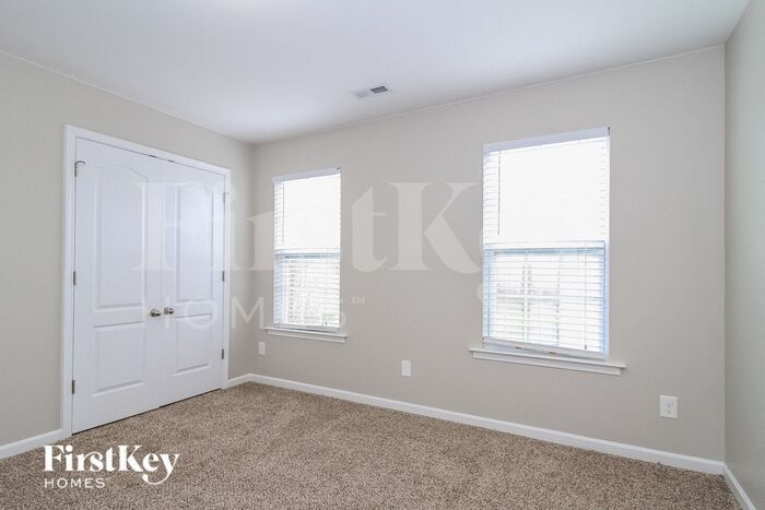 Building Photo - 189 Parkview Ln