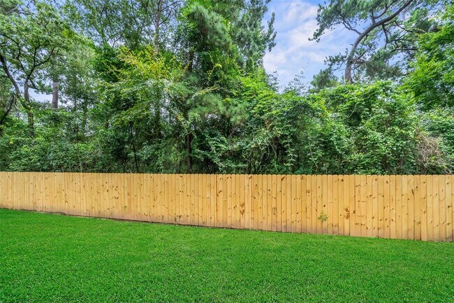 Building Photo - 135 Towering Pines Dr