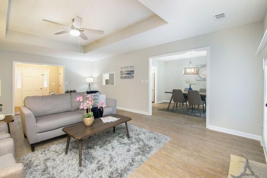 Building Photo - 140 Crabtree Dr