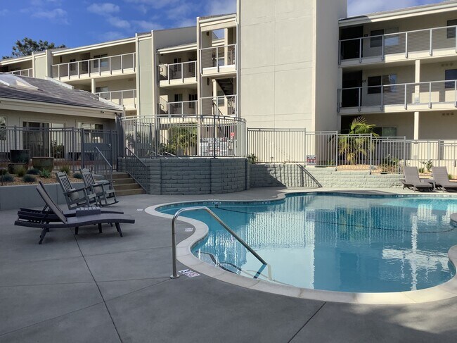 Building Photo - 135 S Sierra Ave