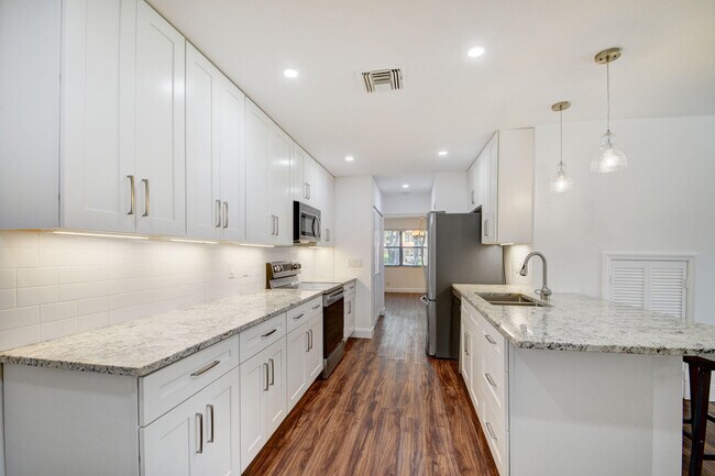 Building Photo - 12212 Sag Harbor Ct