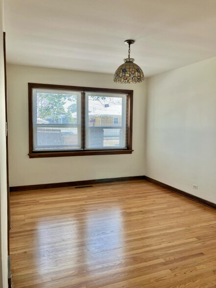 Building Photo - 1345 S Mannheim Rd