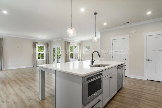 Building Photo - 1633 Bilder Ct
