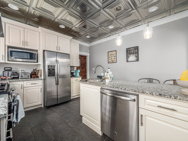 Building Photo - 159 Miami Ave