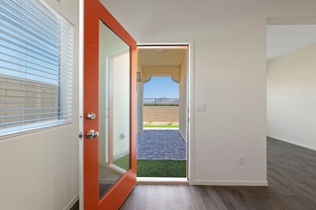 Building Photo - Spacious Single Level with Stunning Mounta...