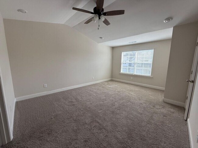 Building Photo - 5750 Dockside Dr