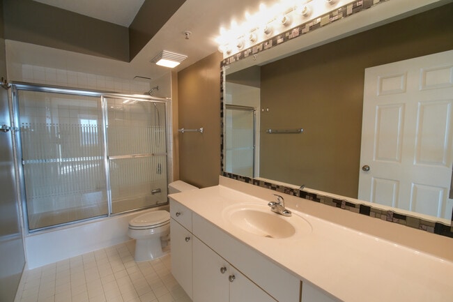 Building Photo - 7400 Lincoln Ave