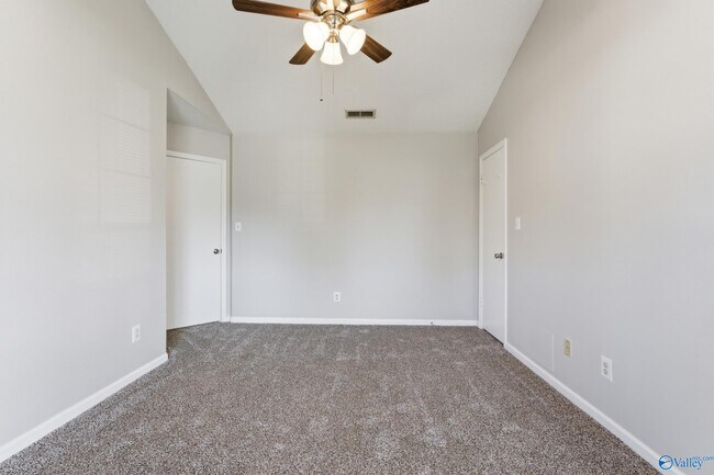 Building Photo - 2504 Reabok Cir SW