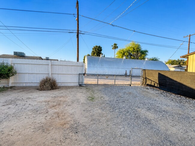 Building Photo - 240 1/2 E Beech Ave