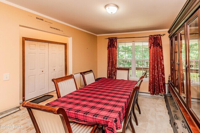 Building Photo - 3290 Bluebird Dr