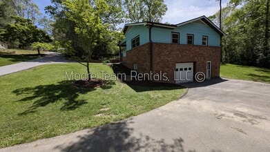 Building Photo - 3/2 House W/ Basement Garage/Storage