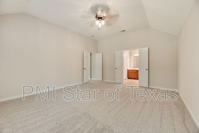 Building Photo - 7600 Shasta Dr