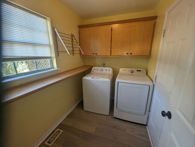 Building Photo - Hanahan Lake View Home for Lease