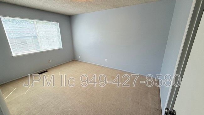 Building Photo - 2565 Van Buren Dr