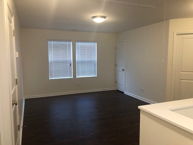 Building Photo - 218 Dogwood Cir