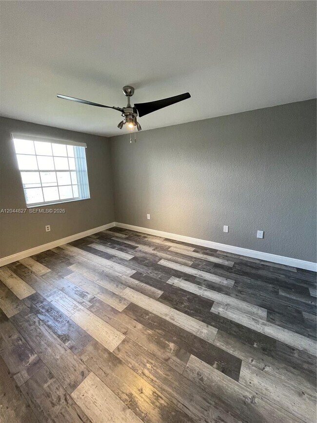 Building Photo - 2831 N Oakland Forest Dr