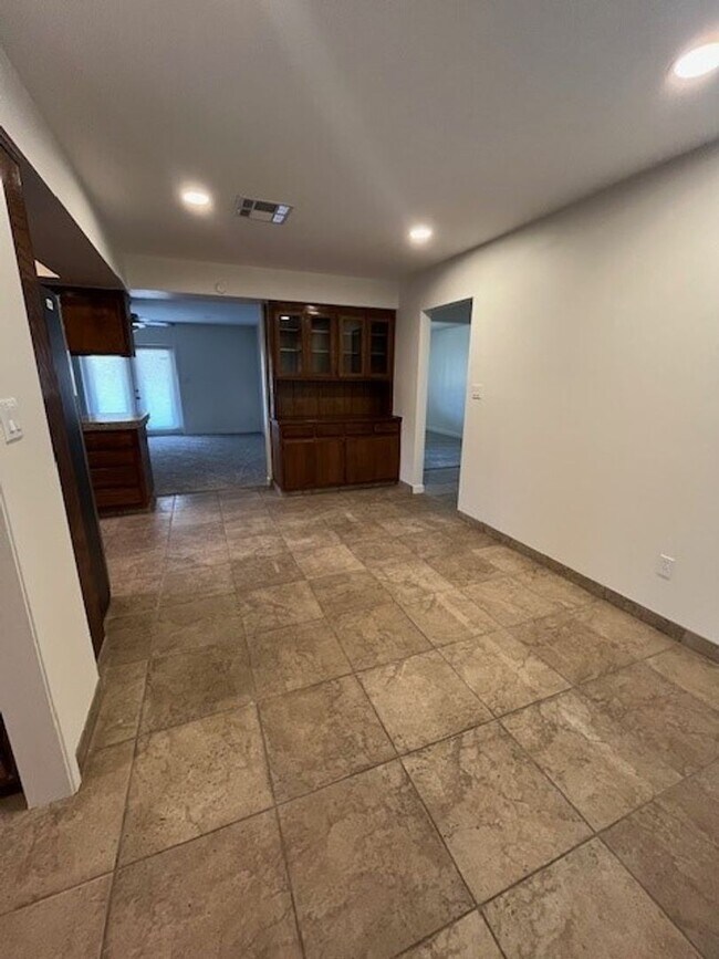 Building Photo - 8900 Campus Park Ct