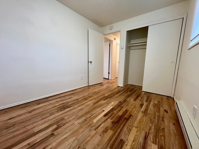 Building Photo - Charming 2-Bedroom Apartment in SE Portland!