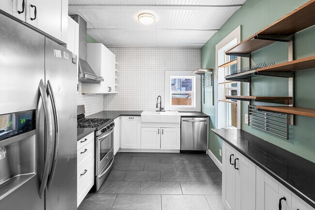 Kitchen - 2643 Amber St