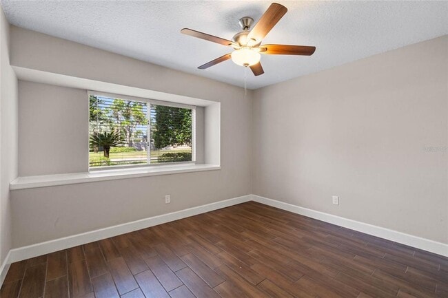 Building Photo - 385 N Crossbeam Dr