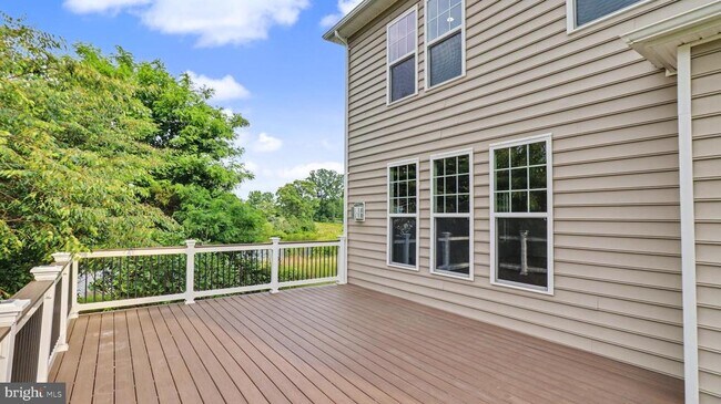 Building Photo - 40978 Spur Run Ln