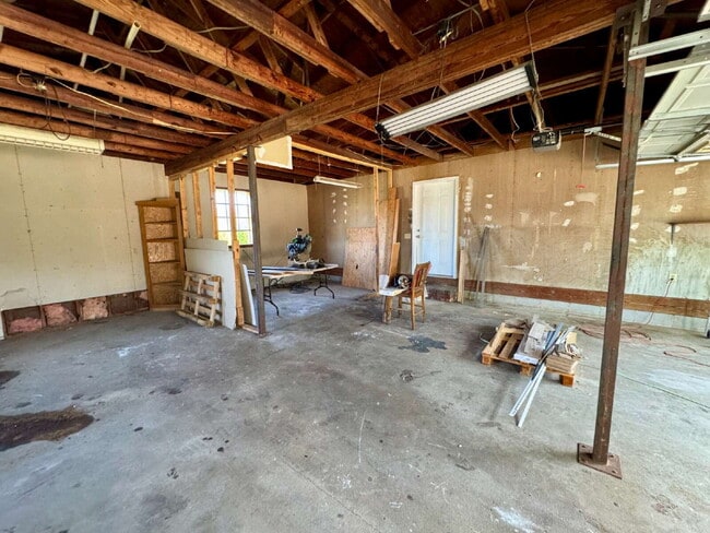 Building Photo - 163 Vining Dr