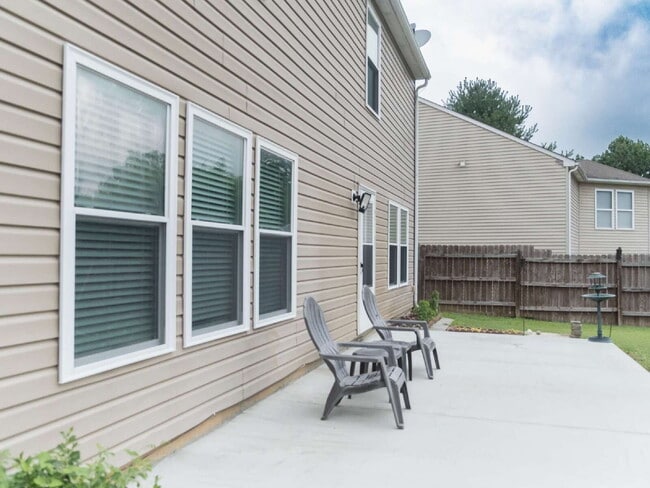 Building Photo - 910 Torsion Lane