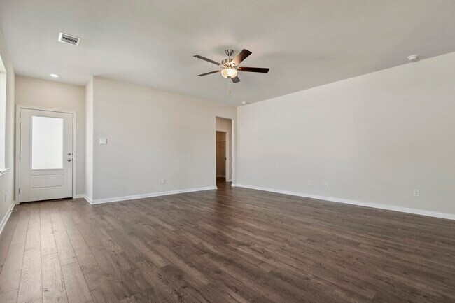 Building Photo - 15838 Berry Hl Dr