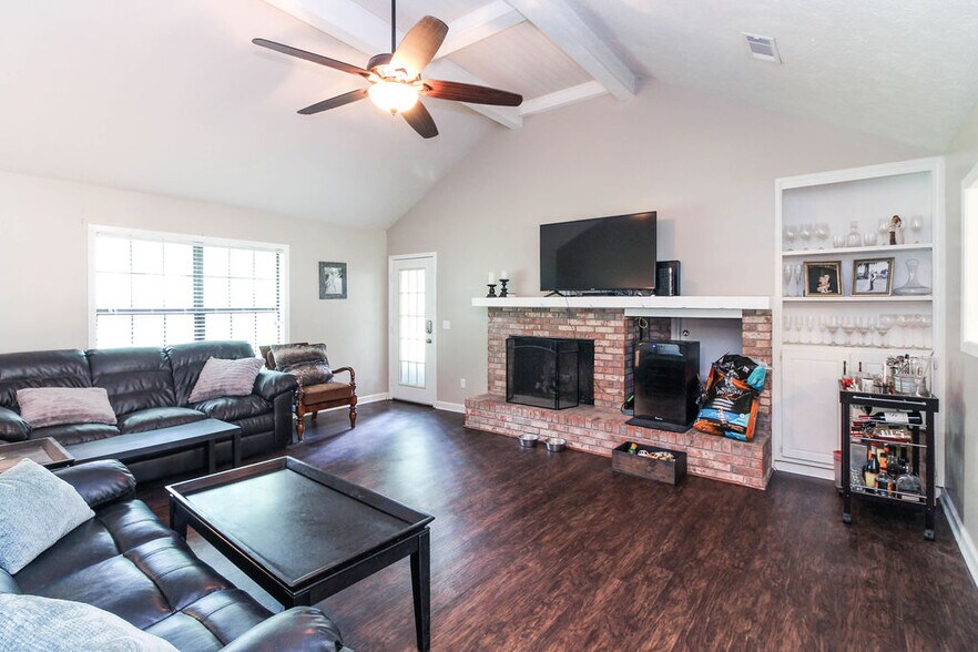 Building Photo - 87 Aileen Dr