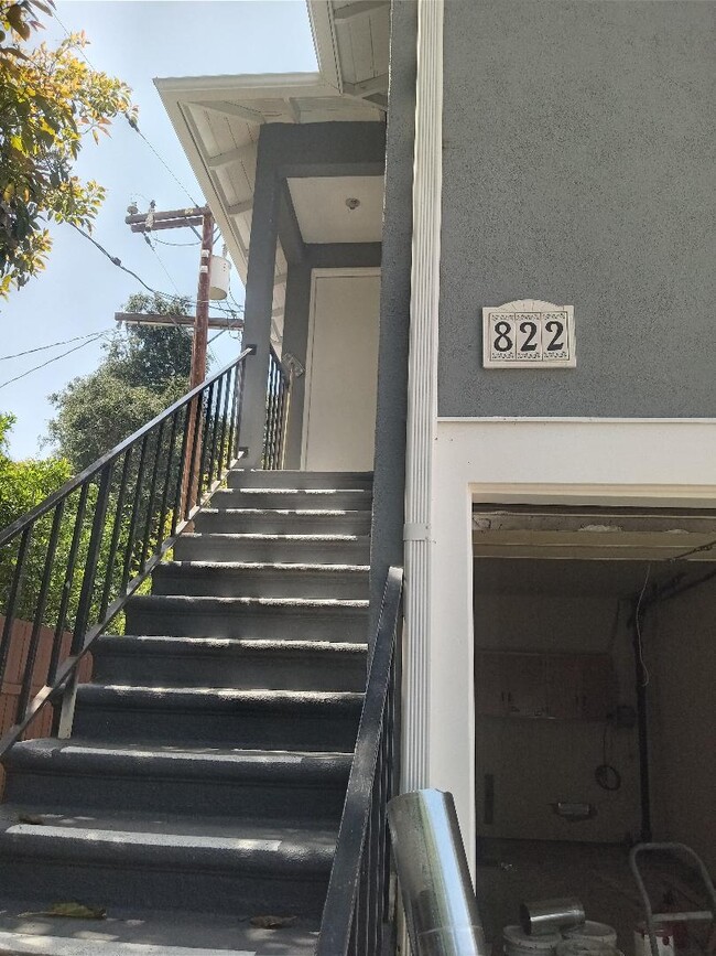 Building Photo - 822 E Sacramento St