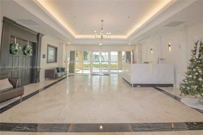 Building Photo - 2665 SW 37th Ave