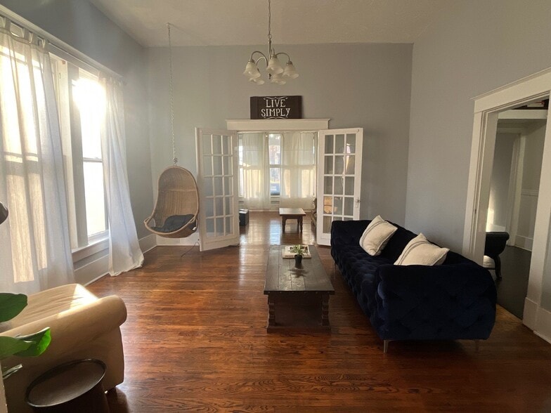 Building Photo - 624 N Highland Ave