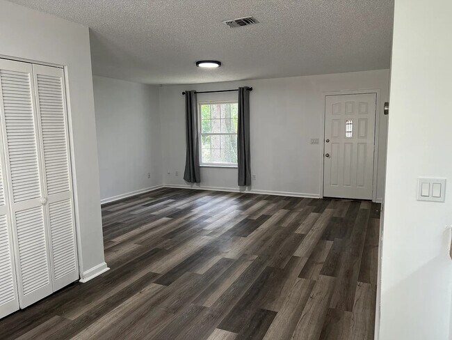 Building Photo - 2146 Golden Isle Ct