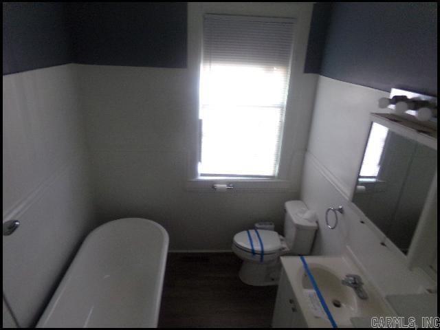 Building Photo - 922 W 21st St