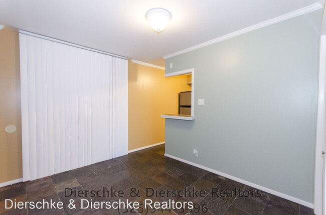 Building Photo - 1 br, 1 bath House - 220 W Twohig