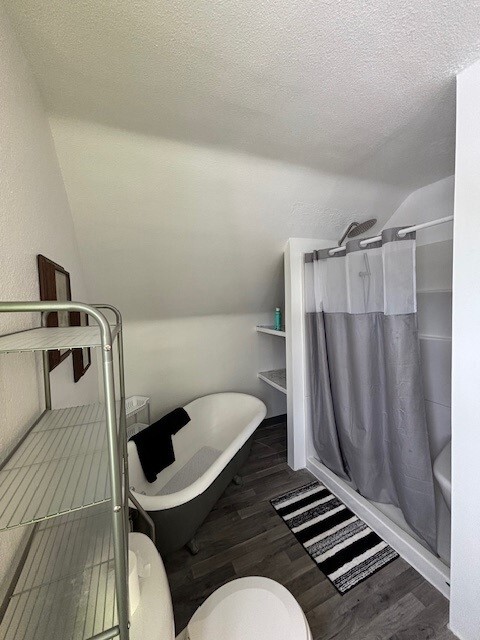 Building Photo - 2344 Elm St