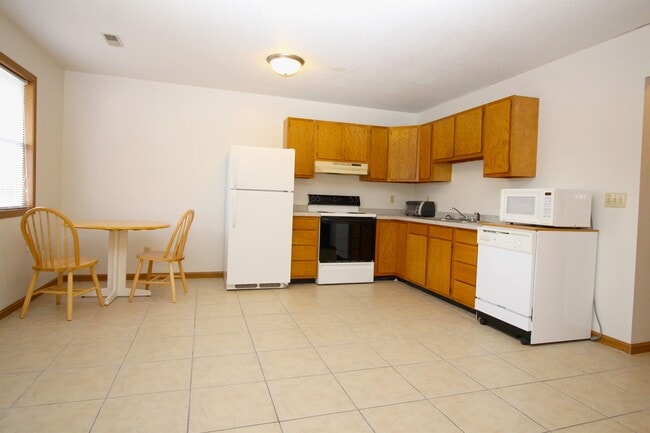 Building Photo - 1056 2nd St